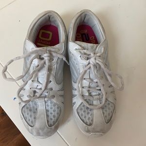 Cheer shoes